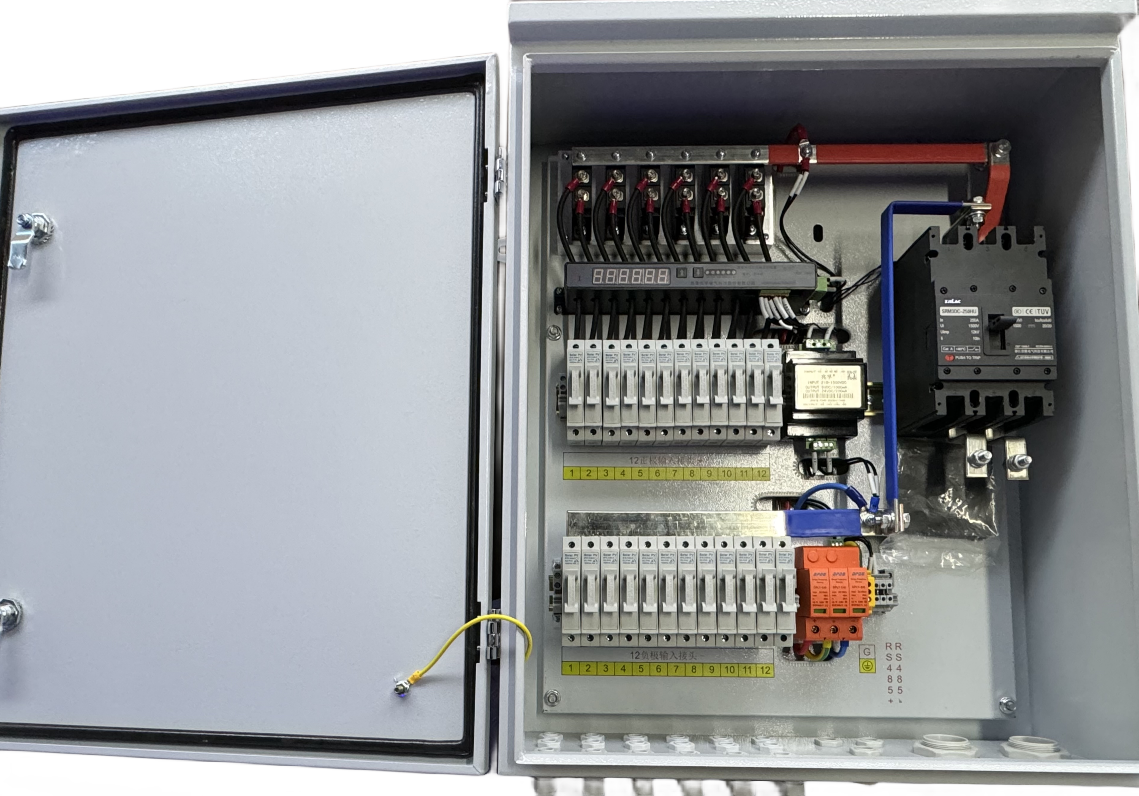 Optimización de sistemas solares domésticos: el papel de las cajas de combinador de DC ZJSLAC en soluciones nacionales de energía solar