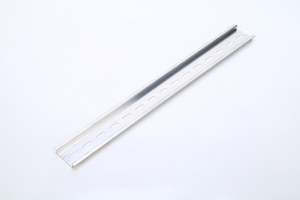Guía de riel de aluminio de oxidación de riel DIN ranurado de tipo universal de 35 mm